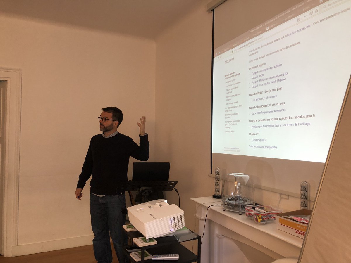 ArollaFr's tweet image. C’est parti pour la jam de code chez @ArollaFr par @edou_art ! #java9 #architecturehexagonale