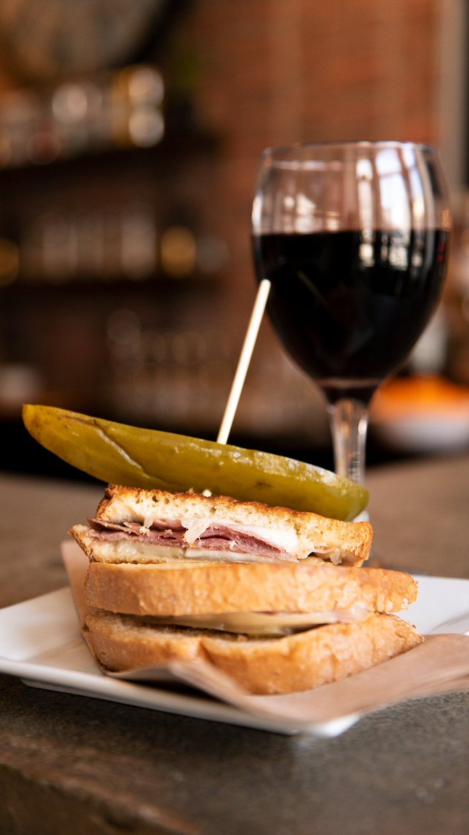 OriginOttawa's tweet photo. $7 Wine Special &amp; $6 Big Rig Tallboys TODAY! 
#narcityottawa #613foodie #yorkstreet #bywardmarket https://t.co/KxPrMcI41j