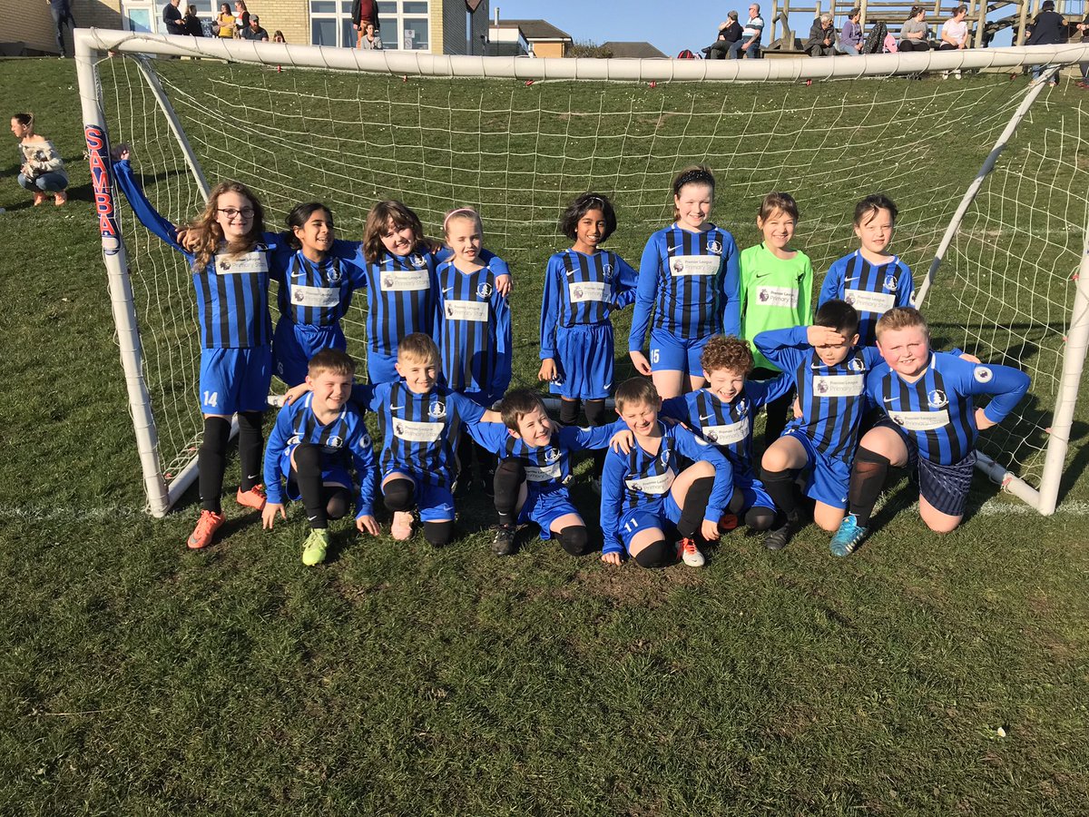 Firtreesport's tweet photo. Our 3/4 boys and girls who had great fun playing some football against Spurcroft recently. Many representing the school for the first time! 😀 https://t.co/9gFg2BkJ53