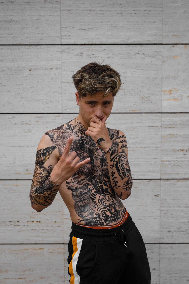 emartineeez's tweet photo. Bad boy https://t.co/C8ZCkHkCE8