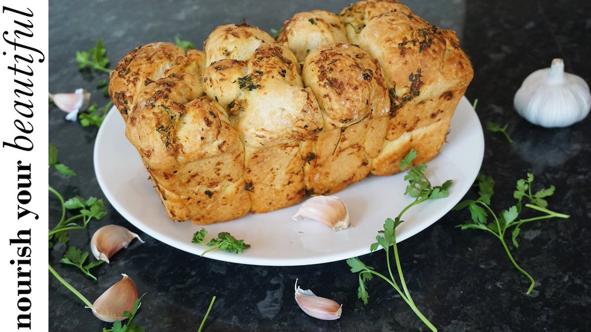 ParitaKansagra_'s tweet photo. VEGAN PULL APART GARLIC BREAD | nourish your beautiful
https://t.co/5eKrKwEhws ♡🌱
#vegan #govegan #veganrecipes #veganlife #plantbased #healthyliving #glutenfree #easyveganrecipes #garlicbread #pullapartgarlicbread https://t.co/e59SGnxc5n