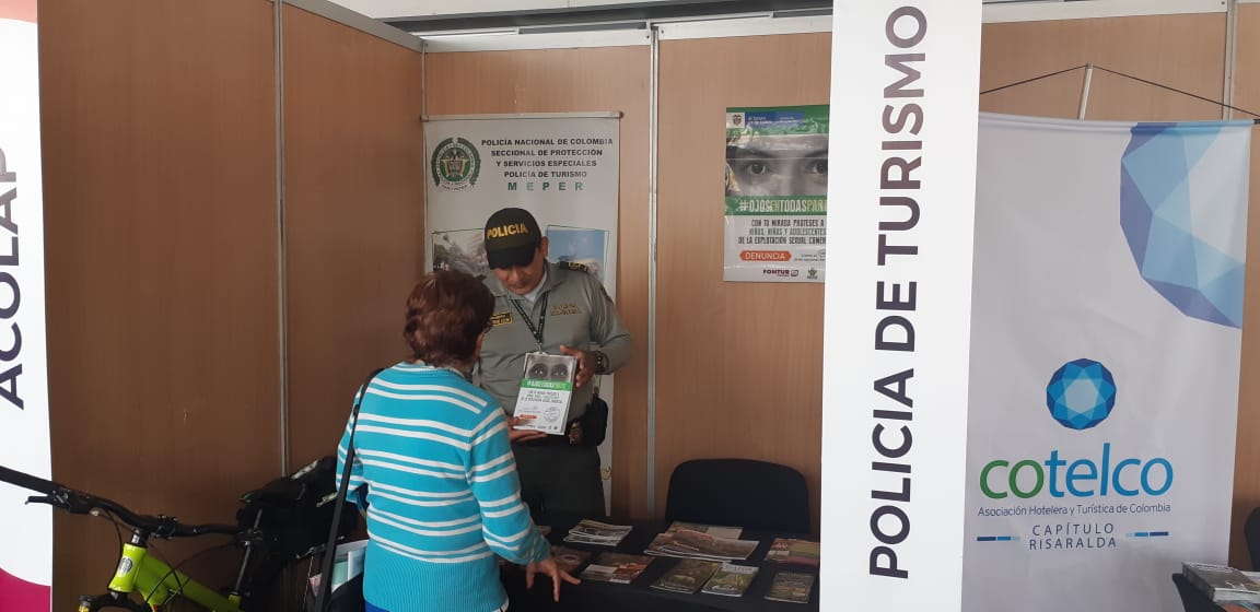 ProteccionPonal's tweet photo. #ProteccionTurismo participa en el primer evento nacional de servicios sociales y vitrina turistica de las cajas de compensación familiar #EXPOCAJAS en #Pereira. Seguimos con nuestra campaña #OjosEnTodasPartes👀,#NO más explotación sexual de niños, niñas y adolescentes.👮♀👮♂ https://t.co/nRbUQEIN27
