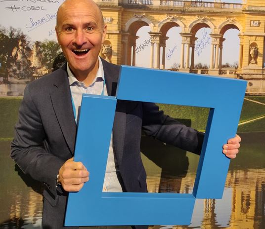 Hot off the press <a href="/DerekBrittonUK/">Derek Britton</a> reports back from the @MicroFocusCDMS #AMC Track at #MicroFocusUniverse. Was <a href="/ChrisLiveseyUK/">ChrisLivesey</a> happy? A picture says a thousand words....this new #blogpost is much more succinct.  bit.ly/2K6YI6K #MyCompany