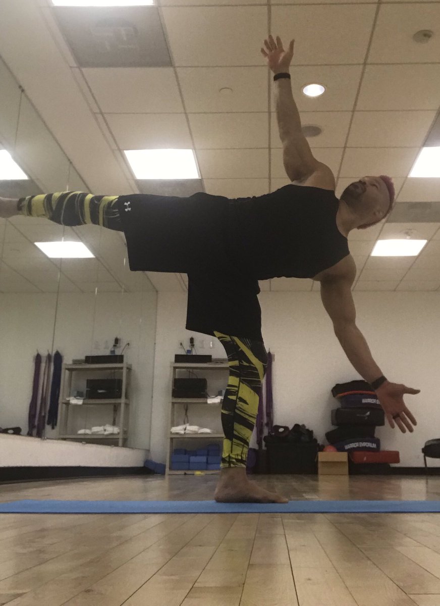 untouchable1_dm's tweet photo. Working on my half moon pose💫

#yoga #half #moon #pose #goodtimes https://t.co/S765HKInVM