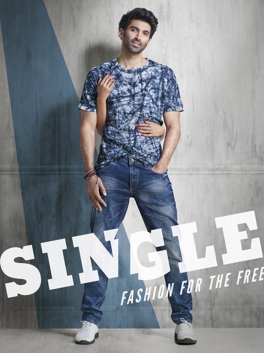 AdityaArabicFC's tweet photo. اديتيا روي كابور في جلسة تصوير لـ @StyledBySingle https://t.co/GgdaSYy5D9