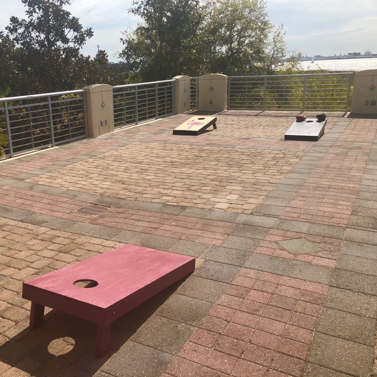 EventsByRelish's tweet image. 🎉 What a fun 60th birthday celebration for Michelle Coaxum this past weekend! 🎂 It was a  cotton Club flapper themed party at RiverTowne Country Club complete with a Best Dressed prize, sequined linens &amp;amp; chair covers and feather centerpieces! @RiverTowneCC