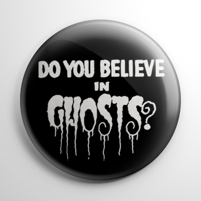 JenPughPsychic's tweet photo. Got a surprise in the post...I'd ordered some badges from the US and the package turned up but when I opened it they had sent me somebody else's order...anyone missing 18 classic horror pins including Bella Lagousi, Vincent Price and the Tomb of Ligeia? lol #wrongpost https://t.co/5wNjuf9ksb