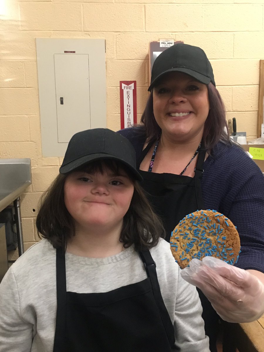 TriciaPohan's tweet photo. Cookies for sale!!! How cute are these two with their cookies for Autism month? Miss Amy bought blue sprinkles- thanks!!!  I ❤️ teaching in the middle!! #WeAreChesterNJ @BlackRiverMS  @JenEmYeager https://t.co/957GOiANXI