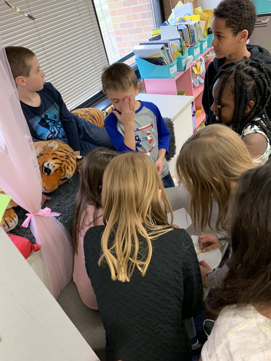 MsMeglindsay's tweet photo. Group work—making our inference riddles!! https://t.co/BYhfsSOMTl