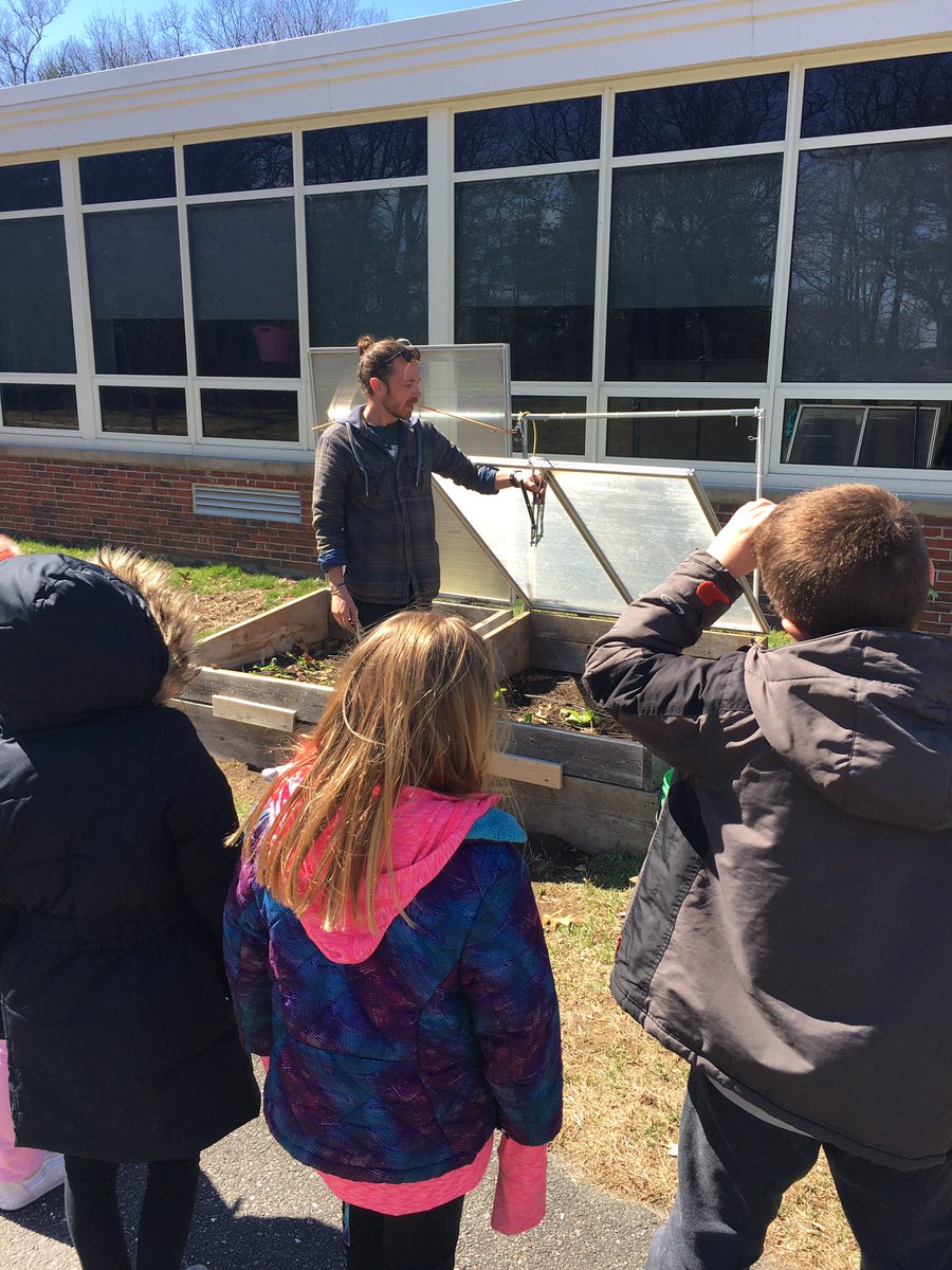 CPerrySTEM's tweet image. Learning about #coldframes with @GCGrowers ! @HHS_Bemiss @LPS_Tremblay @HHSPTOLynnfield