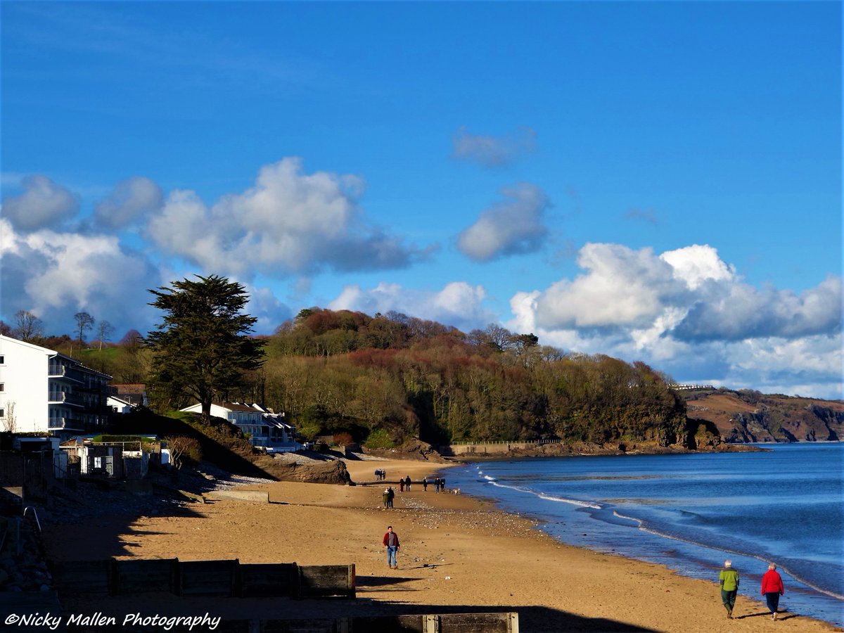 A classic #Saundersfoot #beach vista from earlier this week, taken in the #spring #sunshine just as the tide was coming. <a href="/ThePhotoHour/">#ThePhotoHour</a> <a href="/StormHour/">#StormHour</a> <a href="/ItsYourWales/">It's Your Wales</a> #Pembrokeshire #Wales #ThursdayThoughts #FindYourEpic