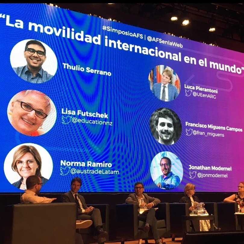 UEenARG's tweet photo. Luca Pierantoni, Jefe de #Cooperación, participó en el panel “La movilidad internacional en el mundo” en el II Simposio de #EducaciónGlobal organizado por @AFSenlaweb donde compartió la experiencia del icónico programa de la UE ERASMUS +
#SimposioAFS #erasmusplus #ErasmusPlus #UE https://t.co/Uk9pwd2qvl