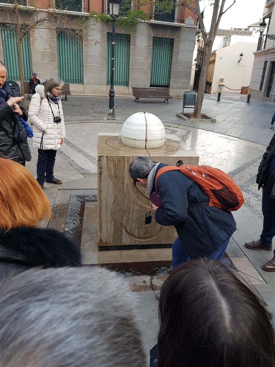enpepus's tweet photo. Magnífico #Paseo #Matemático por #Granada @turgranada
de la mano de #Alvaro #Martinez #Sevilla de la @CanalUGR
En el marco de las #Jornadas #Genaeio de la @SEIO_ES
https://t.co/JbJ5Nl89do https://t.co/GOtlPpH1jh