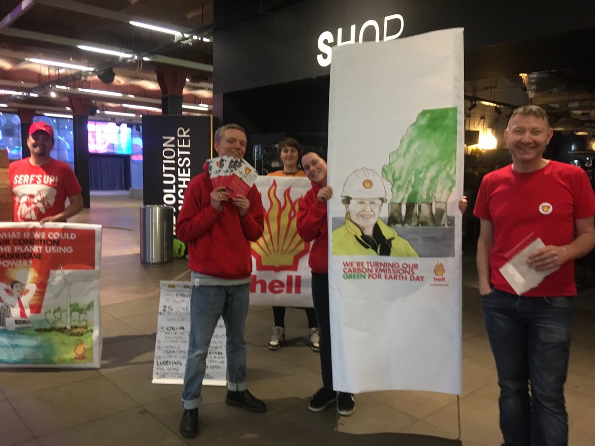 ShellOutOfSci's tweet photo. Greeting the guests at Shell’s #makethefuture event at the @sim_manchester.Nice that 5% is now going to clean tech.Shame about the other 95% https://t.co/MfuLLxVHLq
