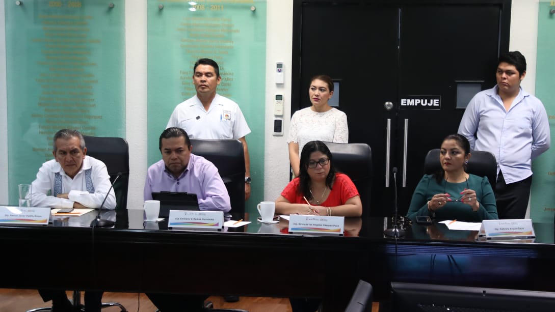 SoyGabyAngulo's tweet photo. Asistimos a la Reunión de Trabajo de la Comisión de Seguridad Pública y Protección Civil, para conocer las acciones implementadas por Jesús Alberto Capella Ibarra, Secretario de Seguridad Pública del Estado, así como los avances obtenidos en esta materia para Quintana Roo.📣👮‍♂️🚓 https://t.co/UxHzBZOVNZ