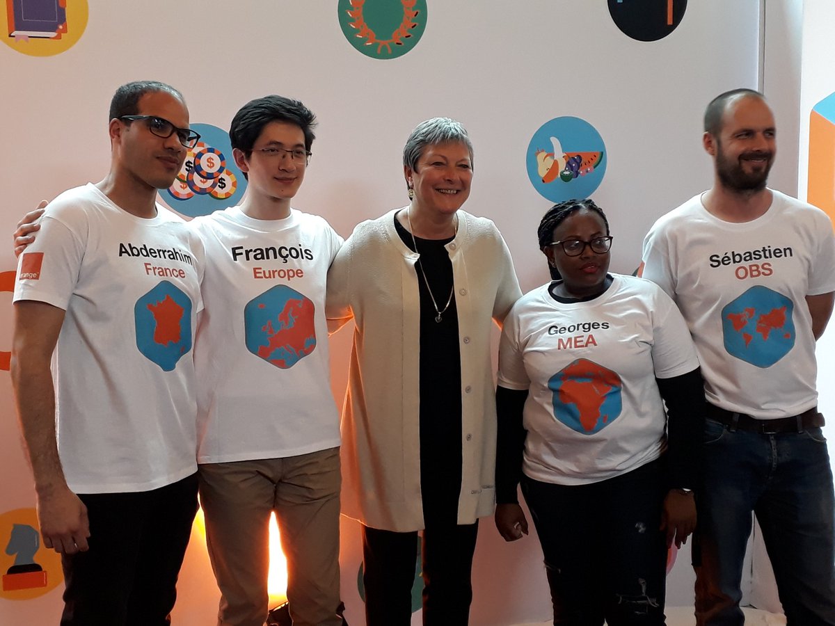 ValerieGuittard's tweet photo. @LaurentAlaus @orange @Orange_France @orangebusiness @orangeafrica @BeaMandine @CGKaberry @olivier_ed @Ot_nora @smainard @Nikiemabelito @somonarasmi @spaner_zone @michumajk @abd_el_aziz @voirpourcroire @rachel_savoy @diarra10esel @georgesnina1 @christiane_tran Les "Newbies" d'@Orange (new collaborateurs entrés dans le Groupe depuis - d'1 an) se sont eux aussi brillament affrontés ds cette finale #CubeOrange 🏆 encouragés par @VLeBoulanger et récompensés par @Ge_Pellissier 👏🏼
Victoire d'@orangebusiness!
#CorporateGaming
#ProudtobeOrange https://t.co/YH3MgqjDnQ