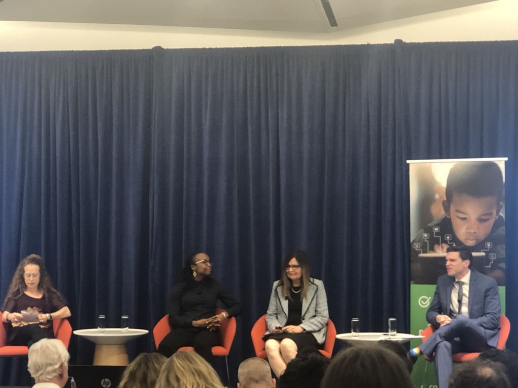 KushlevPhD's tweet image. Sandy calvert from the @GUPsychology speaks about the role of #AI at the #truthabouttech conference at @Georgetown. Hosted by @CommonSense. The closer children feel to AI characters, he more they learn from them.