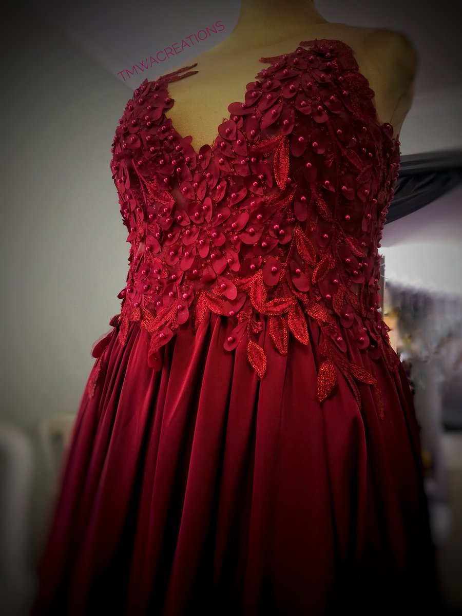 TMwaCreations's tweet photo. Matric Dance 2019 💕
Vintage inspired dress.
#StyleByTMwa
#RockYourLook https://t.co/aTMhrulfew