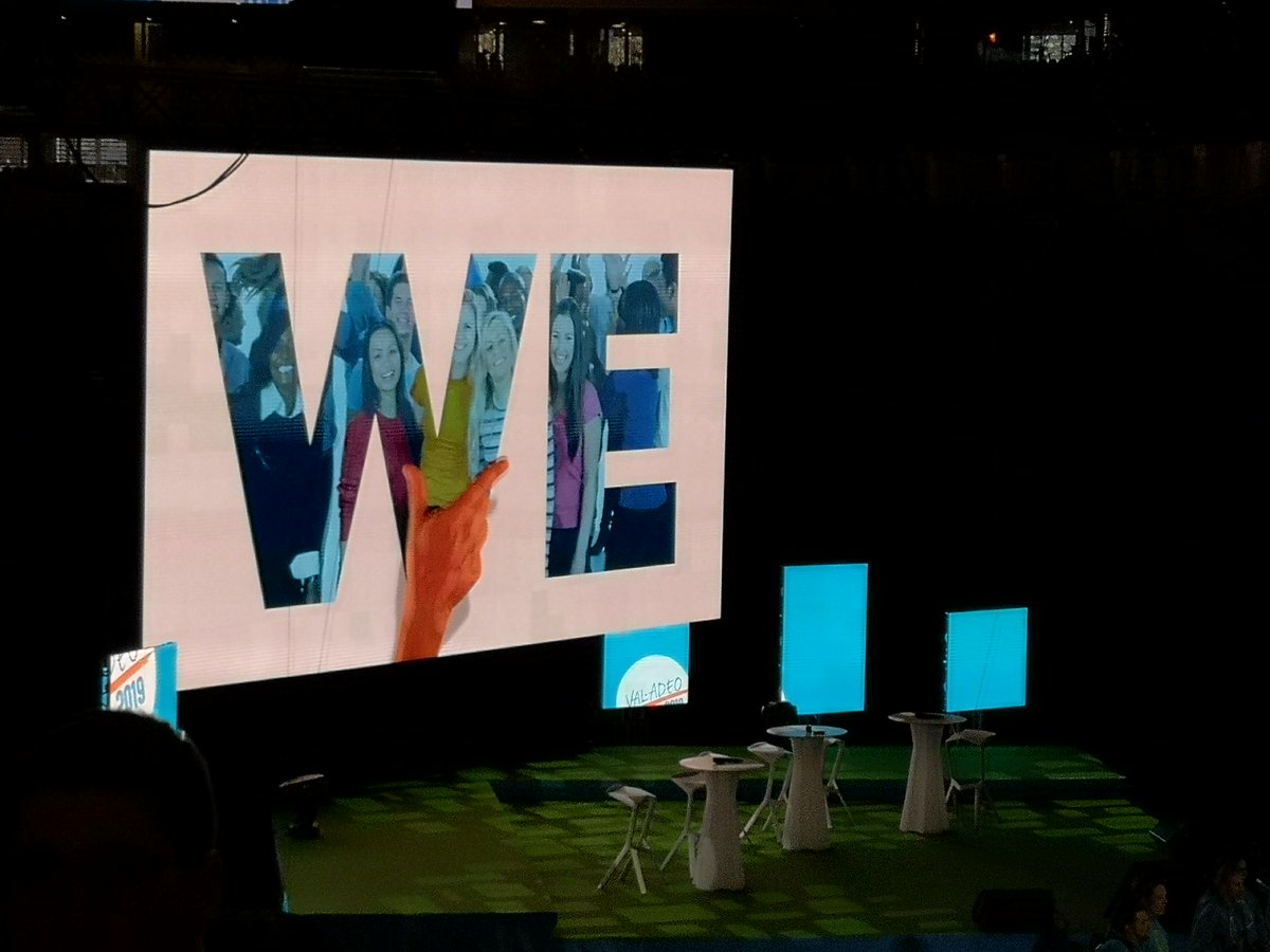 RalucaPricop's tweet photo. Soirée #Valadeo pour tous les actionnaires des entreprises #Adeo. Belle soirée en perspective ! #WeMakeItHappen https://t.co/3J2DsBtuuN
