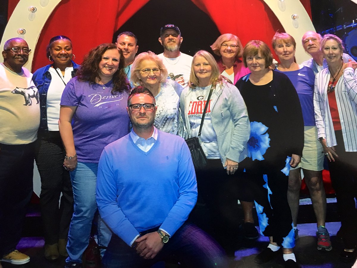 🎉A FABULOUS EVENT OF A LIFETIME EXPERIENCE!!!🎉 Thank you to all these amazing <a href="/diamondresorts/">Diamond</a> members for making this event one to remember! Also, thank you to the Smoky Mountain Opry for the VIP experience! #diamondevents #DiamondDifference #smokymountains #SunriseRidgeResort