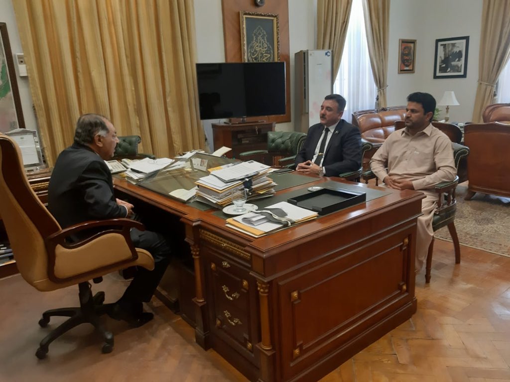 Sarmad_iqbal's tweet photo. Getting buyin of every #decision #maker that working together is the only option to defeat the impacts of #climatechange. #Pakistan needs #coherent, #consistent action both at #policy &amp; #implementation. Met honourable Justice (R) Amanullah Yasinzai, Governor of Balochistan. https://t.co/yOiWJkTTgs