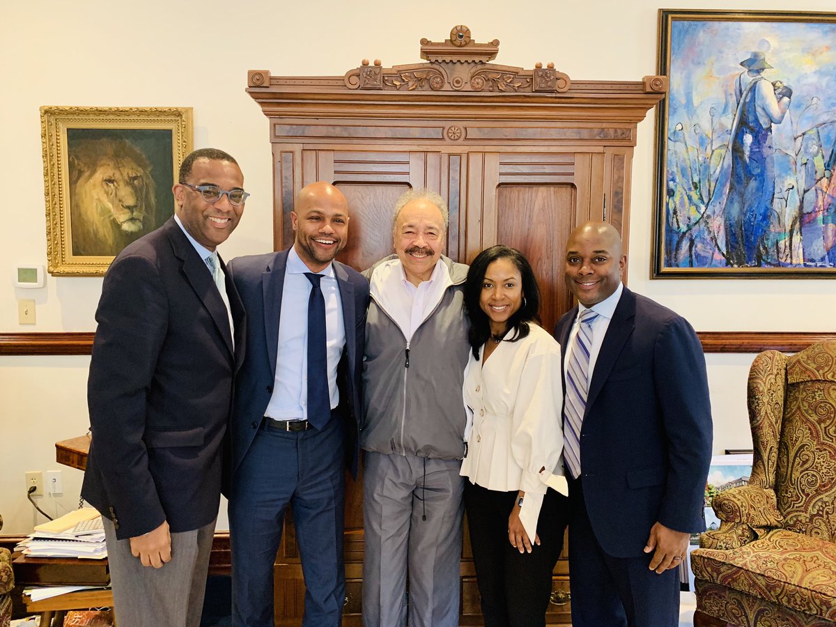 NasirQadree's tweet photo. Enjoyed coming back to my “Home By The Sea.” @_HamptonU you are the best four years in my life so far. Enjoyed introducing my @ATT colleagues to your students and faculty. Thank YOU Dr. Harvey for your 41 years of leadership. #TheStandardofExcellence #Grateful #HamptonU #Onyx7 https://t.co/9ySwBQO5VW