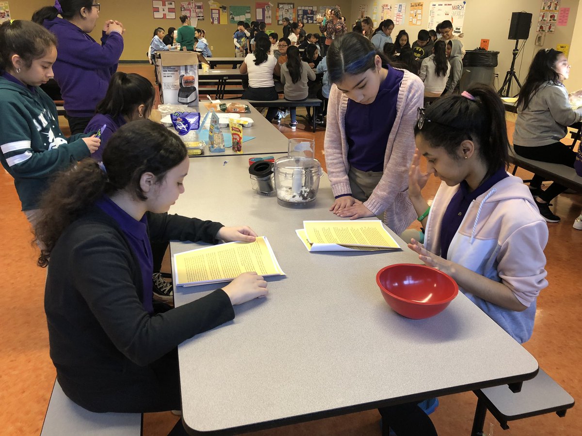 LAmbrosio196's tweet photo. Warming up the dates!!! 6th gr @GandTTeam working hard in the #Marchsnackness competition! Final round #ALLIN4NB @FoodCorps https://t.co/ySHNBPGt4R