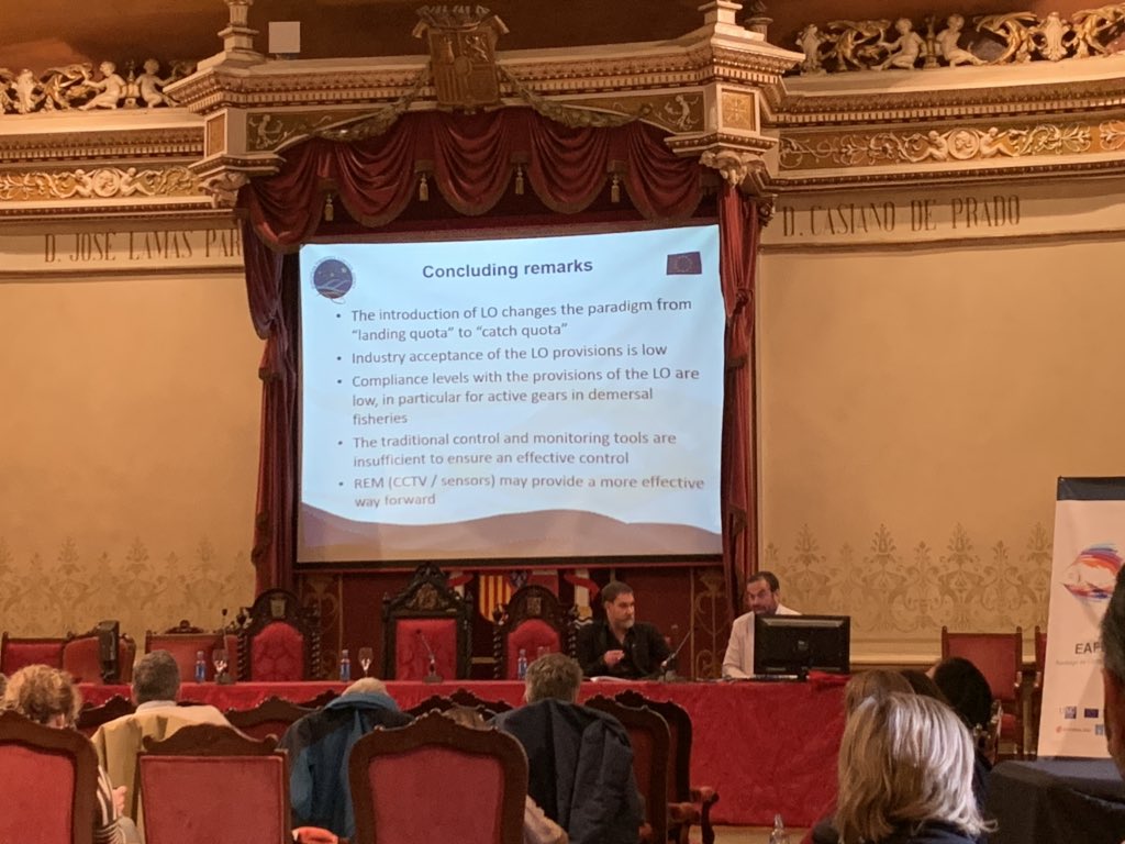 LDAC_eu's tweet photo. Inspiring closing lecture by Mario Santos on @EFCA_EU work on monitoring compliance of #LO in EU fisheries. Challenges re #CoastalState &amp; #FlagState enforcement, #industry buy-in, improved #MCS tools incl #REM, discrepancies btw reported vs observed #catch composition   @EAFE2019 https://t.co/4Kbi430MEI