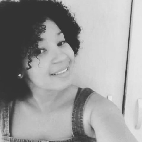 ..maar omdat die Karoo onder jou vel inkruip kom jy altyd huistoe...weer en weer en weer..."

 'n Pad Loop Daardeur - Artscape - 28/4 -14h00 -<a href="/suidoosterfees/">Suidoosterfees</a>