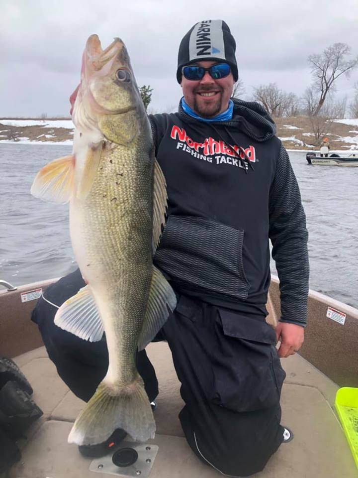 walleyecapital's tweet photo. With three boat ramps open and the big walleyes in the Rainy River, it will be one great weekend.  More info here... https://t.co/pCCshbURFy  #RainyRiver, #TrueNorth, #OnlyinMN https://t.co/OJk7oqezBY