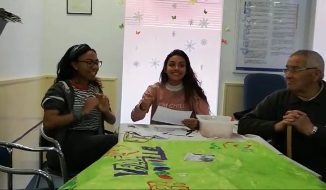 Valleluz_CD's tweet photo. #Abril Esta #semana hemos terminado nuestra colaboración con @RYvoluntarios Tenemos que hacer una reunión #finaldefiesta Encantad@s de la #experiencia #intergeneracional https://t.co/sDkayGYYtW