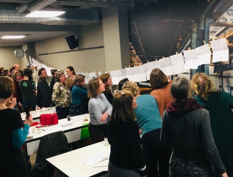 KringUCK's tweet photo. Gisterenavond resulteerde een mooie co-productie van #KringUCK en #Tekstnet in een druk bezochte en prikkelende vakbijeenkomst over begrijpelijk taalgebruik. Dank aan alle deelnemers voor jullie inzet! #kennisdelen #inspiratie #netwerken @S2M Utrecht https://t.co/sSoezGVhq9