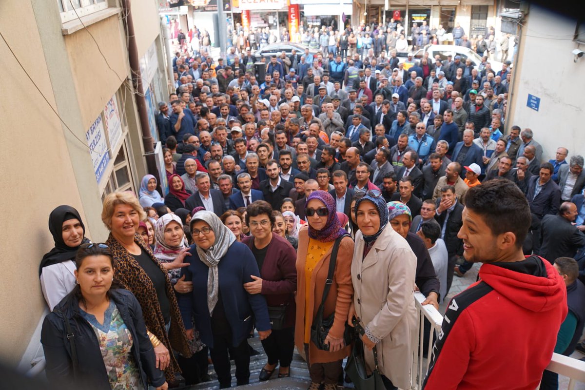 Çivril Belediye Başkanımız Sayın Av. Niyazi Vural beyin Devir teslim törenine katıldık.Hayırlı uğurlu olsun inşallah. Çivrilimize daha güzel hizmetler için Durmak yok yola devam.