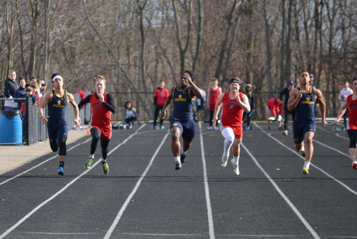 TheRealMrsMuny's tweet photo. Them #BORO boys #track2019 #100mDash #4by1 #4by4 @StreetsboroHS @Streetsboro_Sup https://t.co/mwiKYQI5SB