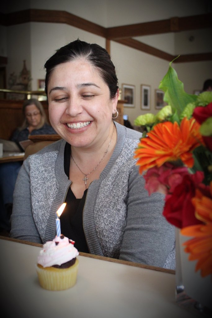 facial_bar's tweet photo. Wishing the happiest of birthdays to our Esthetician, Angie, today! She’s also got a talent for doing lashes. 😉 Follow her instagram at lashes4ubyangie and wish her a happy birthday! https://t.co/faDqHtGiVh