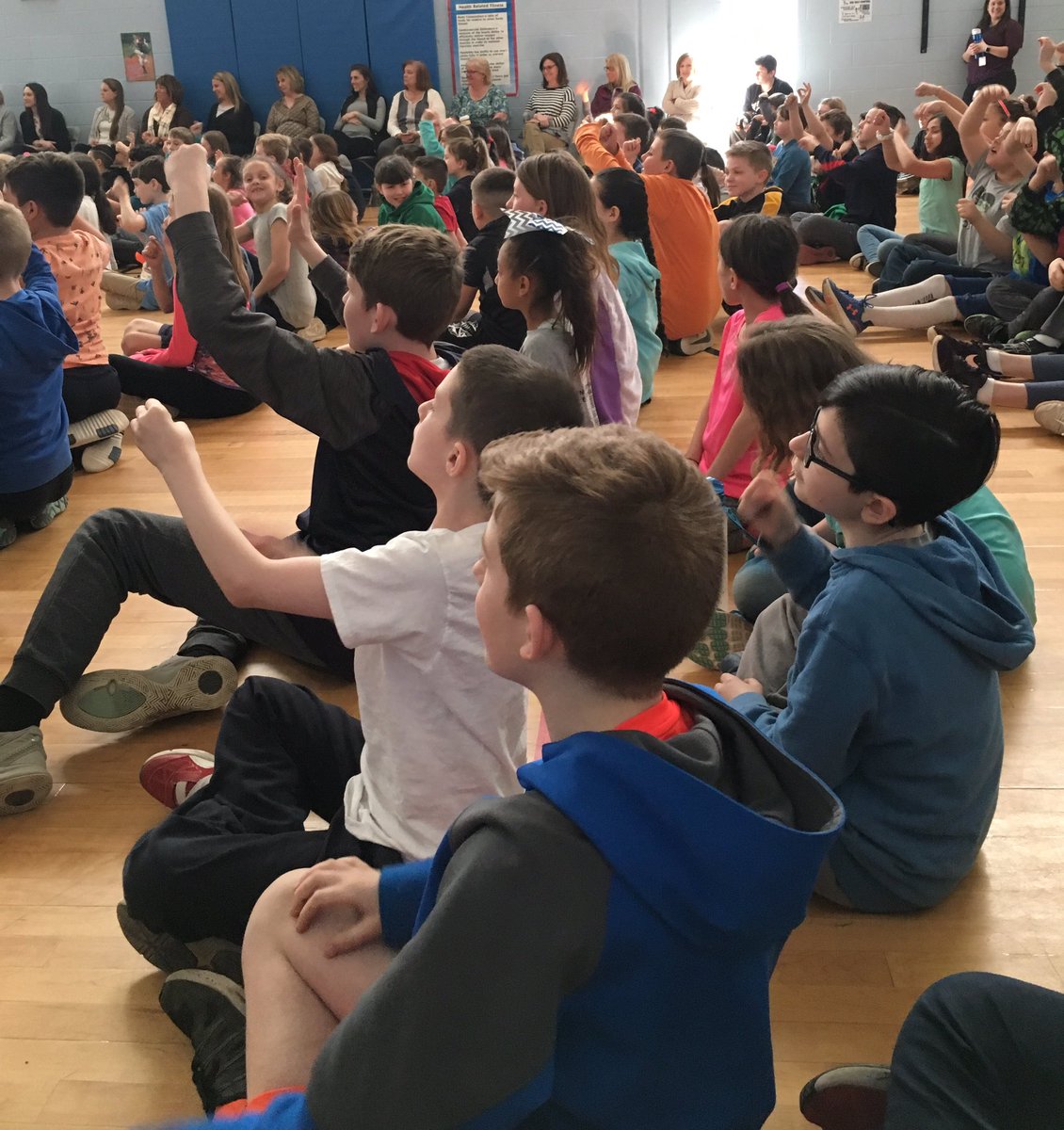 MissMoser4th's tweet photo. A wonderful presentation of the Wizard of Oz by the Hampstead Stage Co. this morning! Great way to start our Thursday! https://t.co/HhHfVnsMca