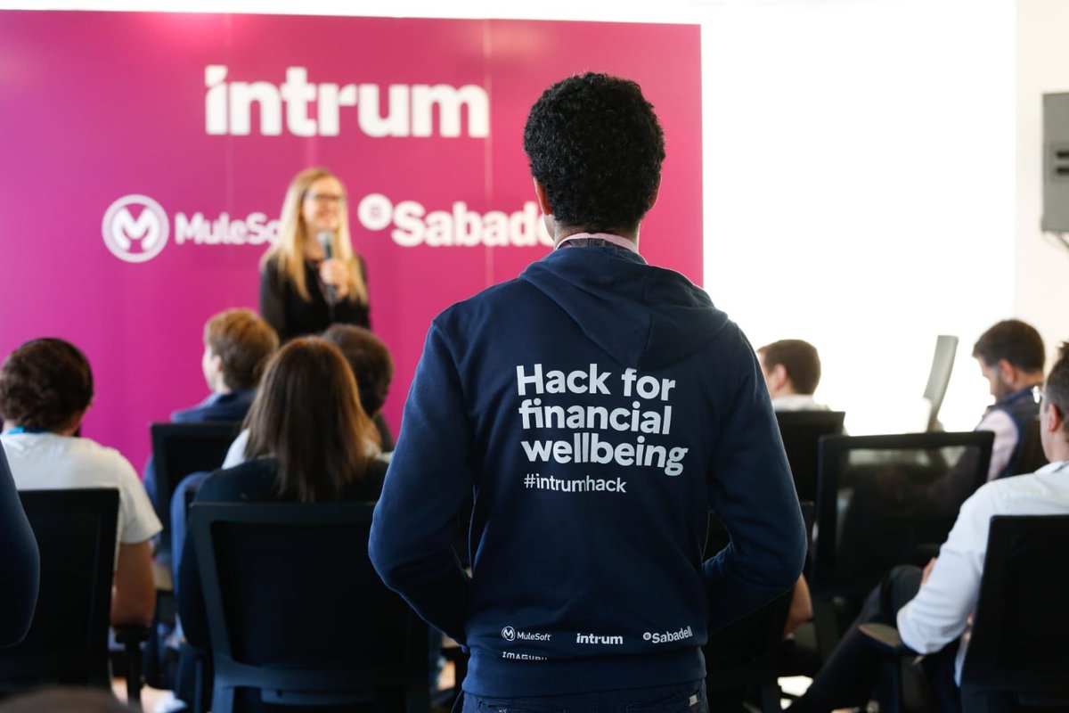 IntrumES's tweet photo. Solo una hora para el comienzo de las presentaciones en el Hackathon de Intrum. Con la colaboración de @BancoSabadell y @MuleSoft . #intrumhack https://t.co/4C9fKVOtOk