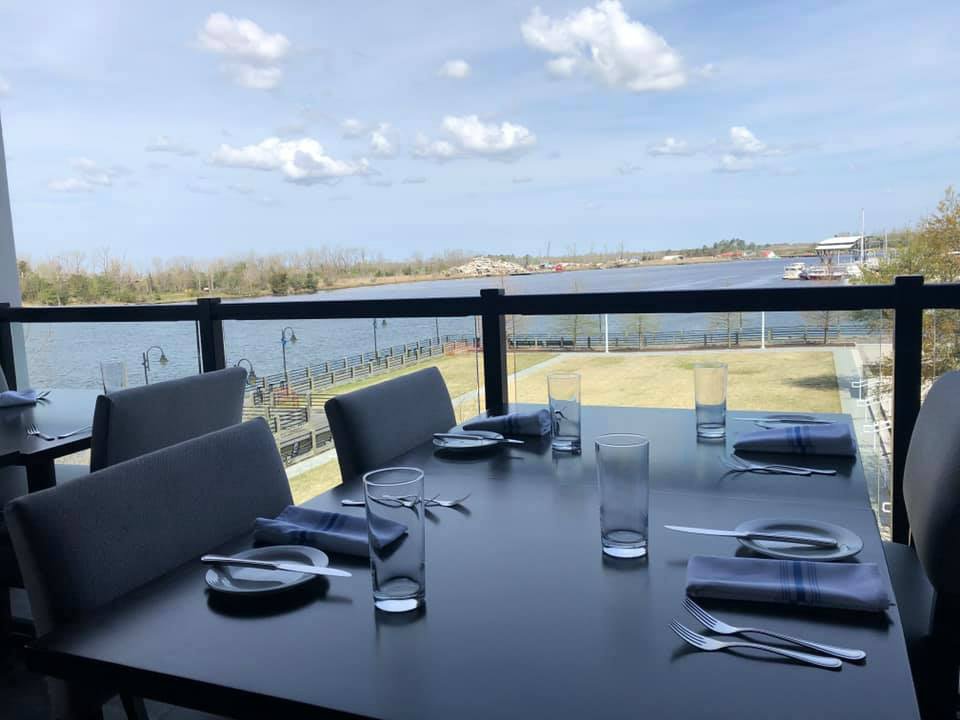 WilmDowntown's tweet photo. Enjoy brunch @SteamILM with spectacular views of the #CapeFearRiver this weekend...and every weekend! See @wilmingtonbiz article here https://t.co/Byj327po9d. #eatdrinkenjoy #AzaleaFest #BringItDowntown #WilmingtonNC https://t.co/IQHY4ee6Ty