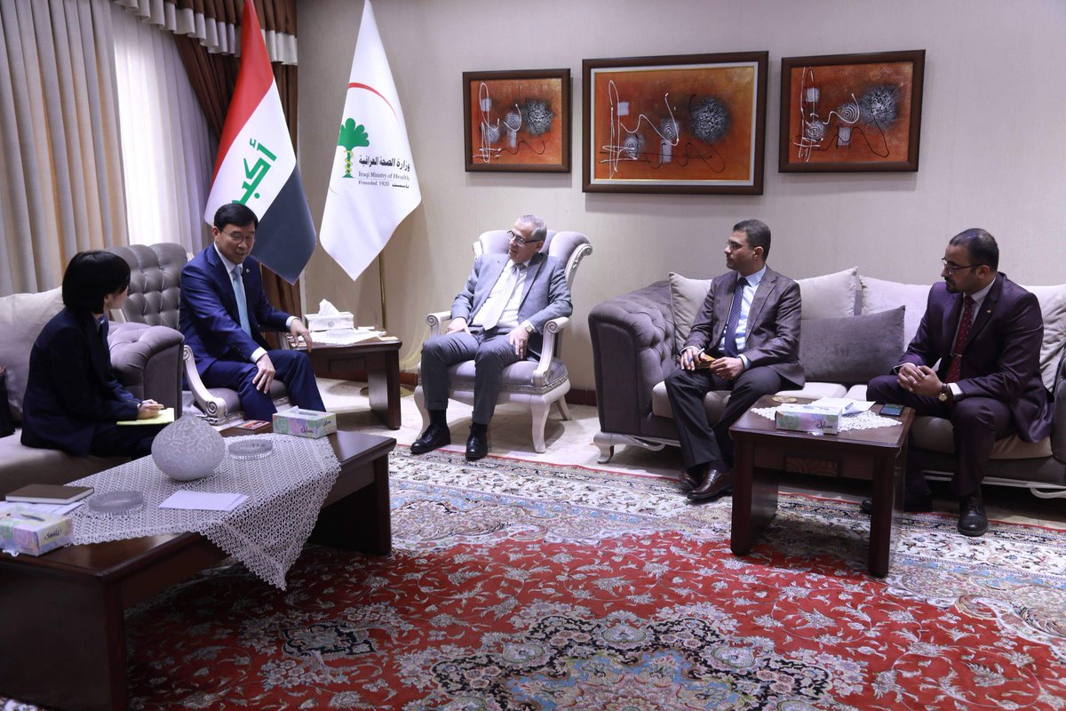 وزير الصحة والبيئة يستقبل سفير كوريا الجنوبية