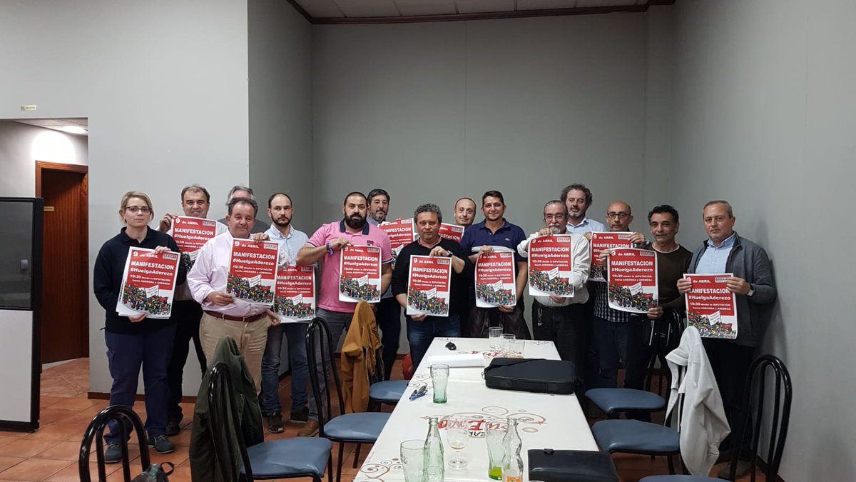 La coordinadora #CTI de Alcalá de Guadaira se une a la Manifestación del día 9 en la #Diputación de Sevilla de la #HuelgaAderezo convocada por #CcooIndustriaSevilla

SBS
A. Lavandera
V. Rovira
Arévalo
Siderúrgica
Intermalta
Schwepps 
y resto de empresas de Alcalá.