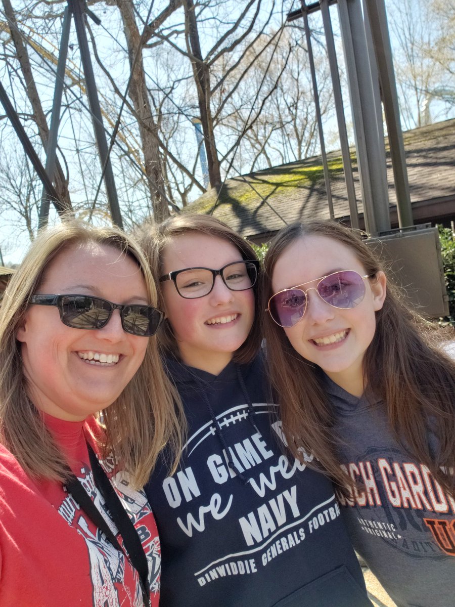 dcpsBourlier's tweet photo. When you head to Busch Gardens and some of the first faces you see are those of your students ... you take a selfie with them!!! #DMSGensOnBreak #MUSTbesuccessful #DMSgens #bourliermath https://t.co/UYPizbT3iW