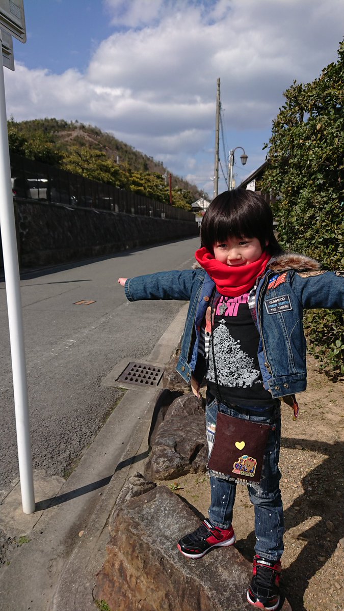 京都レポ③♪

念願の初ロールアイスはMAOTOのこだわりでクマさんグミをとっぴんぐ♪おいしかったぁ♡そしてバスでいよいよ金閣寺へ♪京都駅ビルで見えた大文字山☆まだ漢字読めない書けないけど、おかげで大の字覚えたよ♪(笑)いよいよMAOTOの1番楽しみにしていた金閣寺へ…♪

#大文字山
#金閣寺