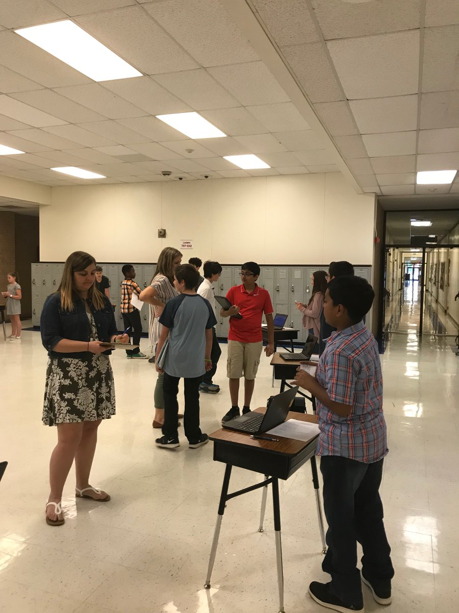 Students <a href="/CTMS_Cougars/">Chisholm Trail MS</a> Ms. Larkin's 6th @RRISDELA classes sharing their Persuasive presentations with each other. #RRISD1family #RRISDtech