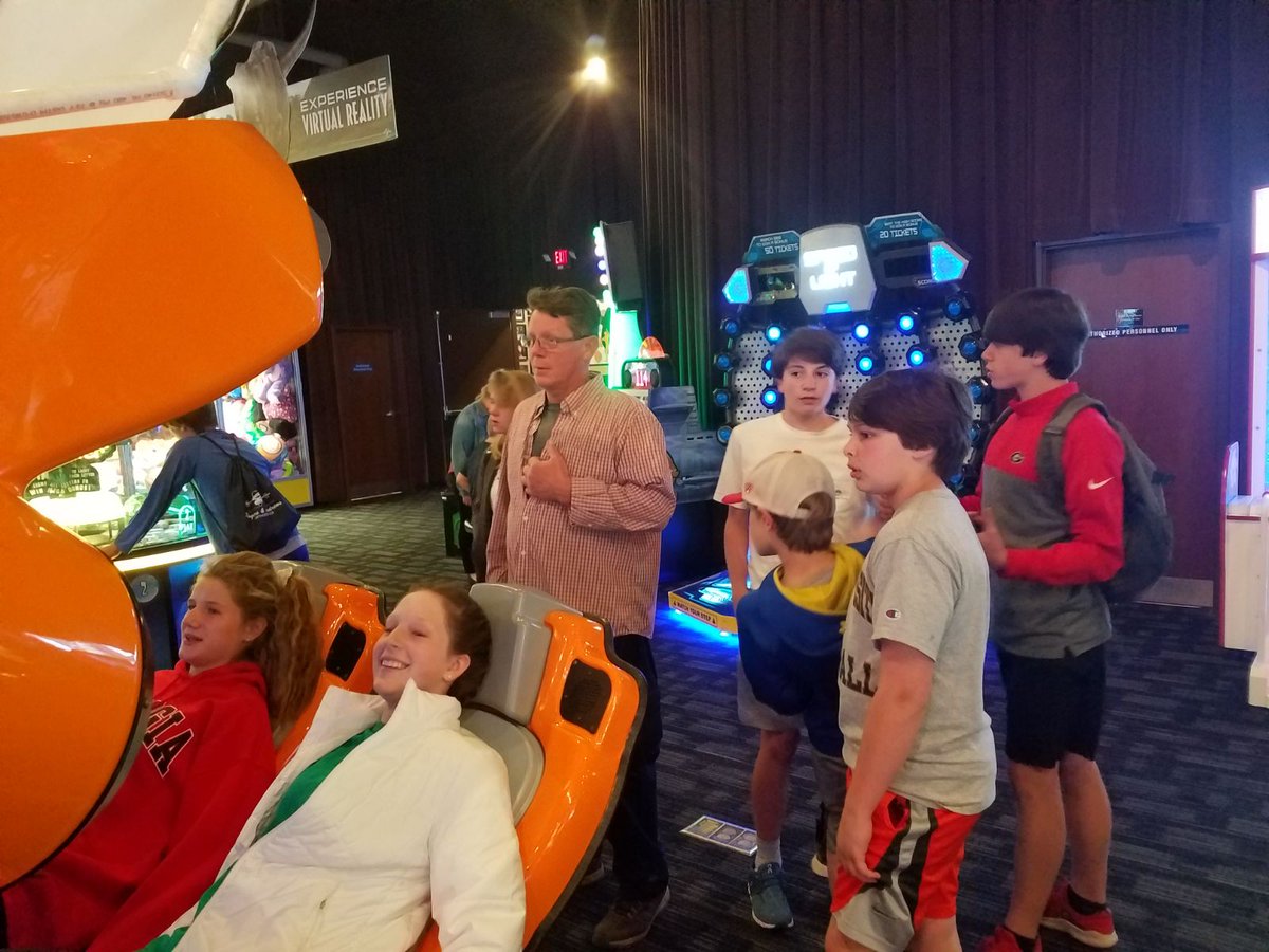 EDSAugustaTrips's tweet photo. Dave and Busters fun! Calculating tickets and flying. #7EDS https://t.co/rV7HesHFfo
