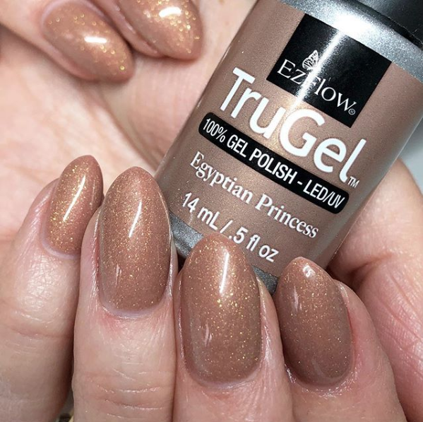 NailsEz's tweet photo. Some more beautiful 💛 #EzFlow nails by @lynnesimpsonnailsandbeauty comin' at ya (like Cleopatra) ✨

Ez #TruGel 'Egyptian Princess' → https://t.co/KkZbbdXH2H 

#nailsoftheday #picoftheday #nailsonfleek https://t.co/gqLJNWfN6v