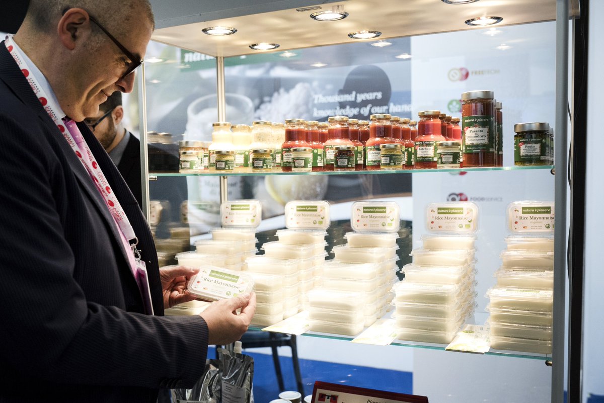 500 nuovi prodotti, 900 marchi, 700 espositori, 10.000 operatori e buyer attesi (3.000 dall’estero). Mancano pochi giorni a #Cibus Connect (Fiere di Parma, 10 - 11 aprile), punto d’incontro per tutta la filiera #agroalimentare. Leggi il comunicato stampa bit.ly/2UgvNlb