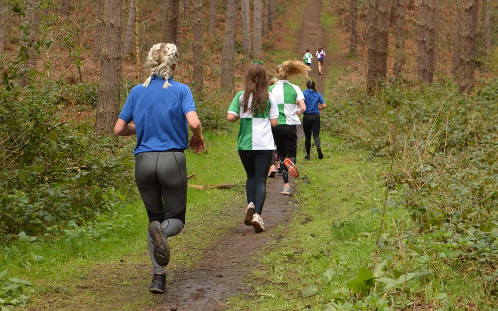 worksopcollege's tweet photo. The annual Dorm Run took place on Tuesday with its usual mixed bag of weather and for the first time ever, the girls took on the Dorm Run route. 👊🏃‍♀️ Full story, results and photos can be found here, https://t.co/wN5tWFpv2W Well done to all students who took part! 👏😁 #dormrun https://t.co/nPQg9Coob9