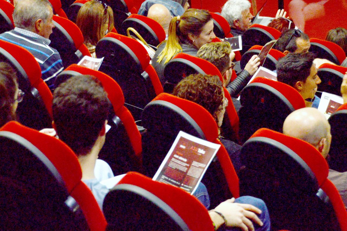 AytoAzuqueca's tweet photo. #Azuqueca: Esta tarde, desde las 19 horas, en la sala de cine del EJE, primera jornada de AZUTalks 'Motivación sobre ruedas'. https://t.co/gs7pU4sbqE https://t.co/SIaKduH9JZ