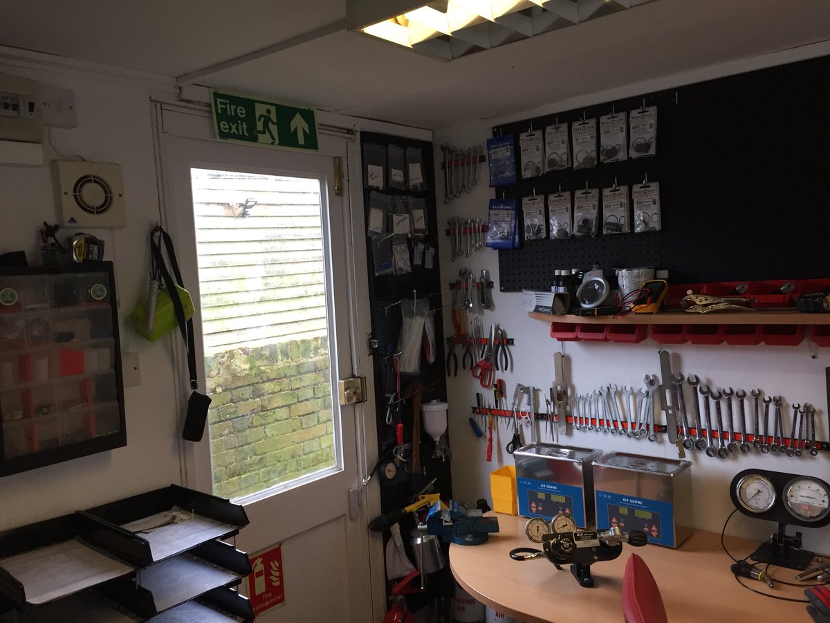 ScubaActive's tweet image. Diving equipment servicing