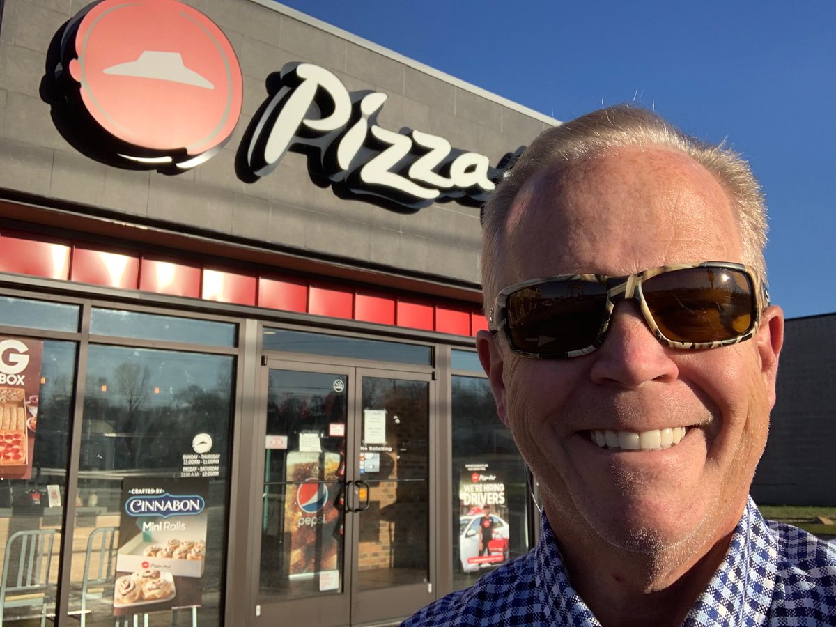 TomGarrett15's tweet image. Proud to announce that GPS Hospitality is now a franchisee of Pizza Hut.  We are excited to be a part of this great, iconic brand.  The GPS Nation continues its Journey to a Billion with this latest acquisition now, approaching 500 restaurants.